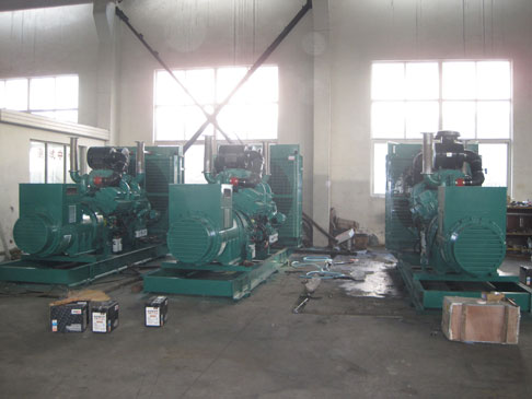 三臺康明斯發電機組并機